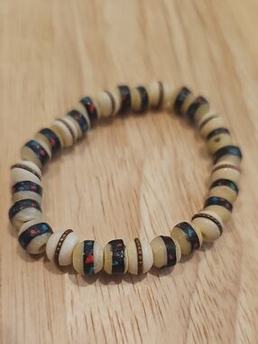Cream Horn Mala Stretch Beaded Bracelet